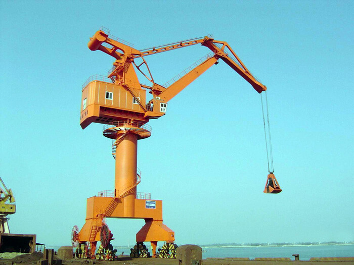 Grue à portique à flèche unique