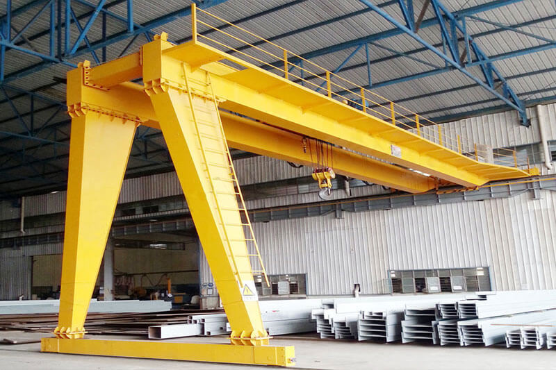 Grúa semi-pórtico